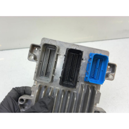 Calculateur moteur OPEL CORSA E