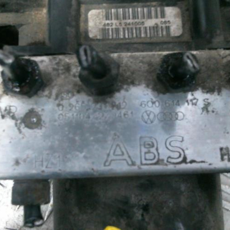 Bloc ABS (freins anti-blocage) VOLKSWAGEN POLO 4 Photo n°2