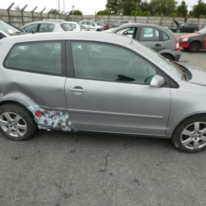 Bloc ABS (freins anti-blocage) VOLKSWAGEN POLO 4 Photo n°5