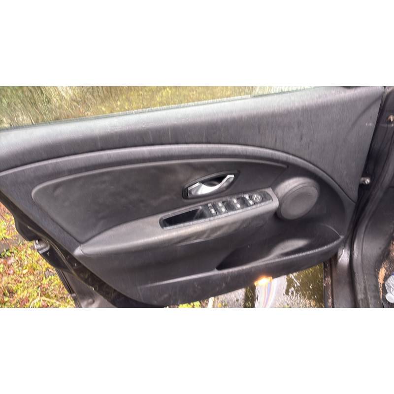 Pretensionneur de ceinture avant droit RENAULT MEGANE 3 Photo n°15