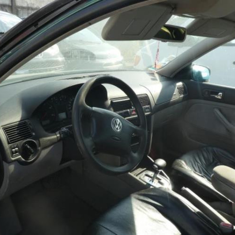 Serrure de coffre VOLKSWAGEN GOLF 4 Photo n°8