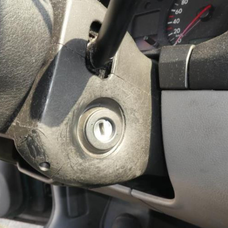 Serrure de coffre VOLKSWAGEN GOLF 4 Photo n°12