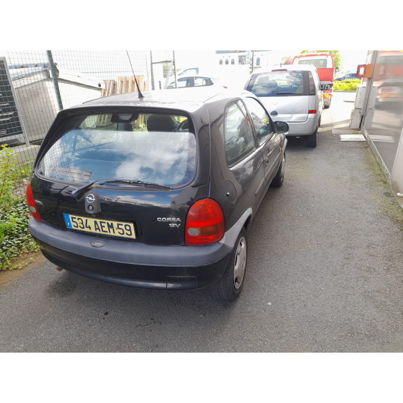 Plage arriere OPEL CORSA B Photo n°6