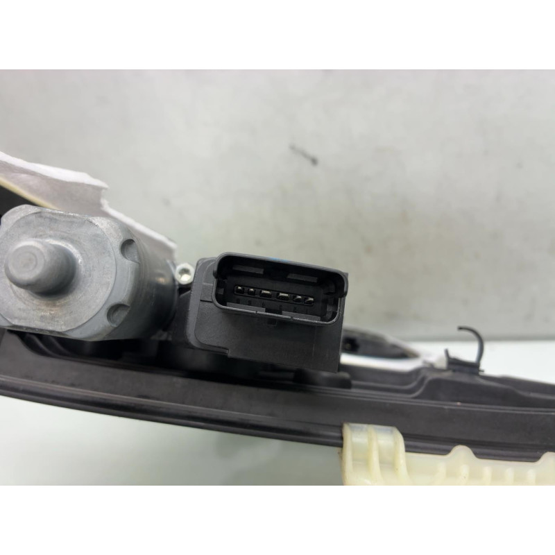 Leve vitre electrique avant gauche PEUGEOT PARTNER 3 Photo n°4