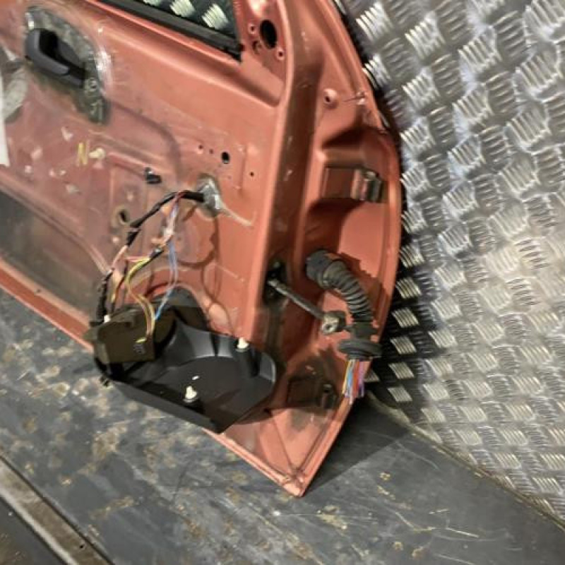 Porte avant gauche OPEL CORSA C Photo n°4
