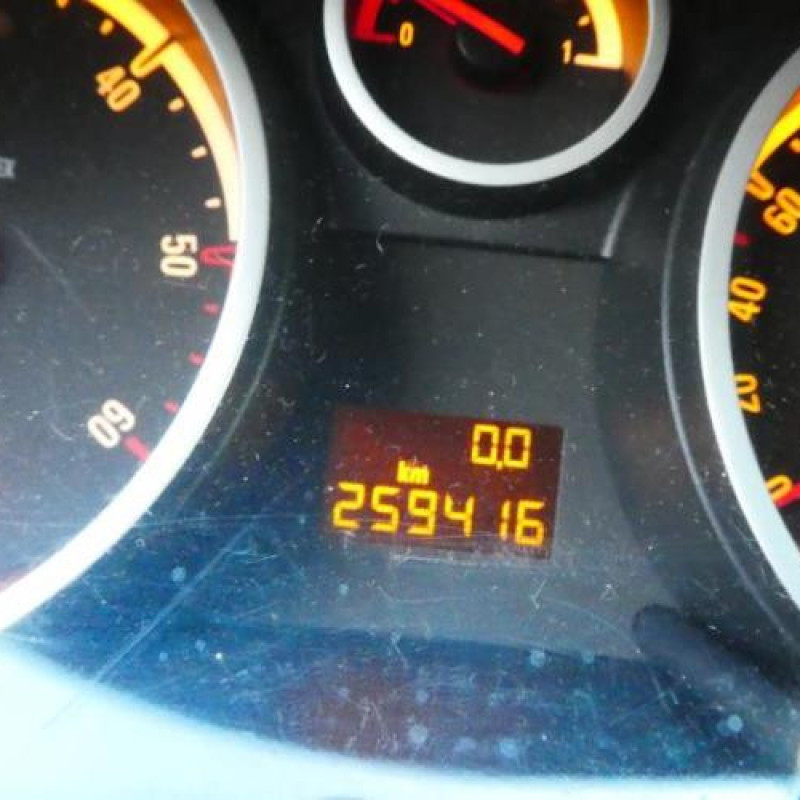 Compresseur clim OPEL CORSA D Photo n°15