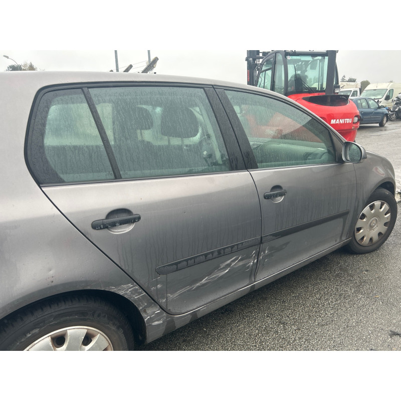 VOLKSWAGEN GOLF 5 1.9 TDI - 8V TURBO Photo n°16