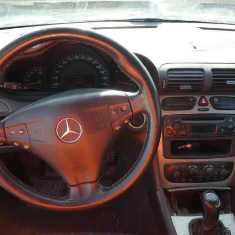 Porte avant droit MERCEDES CLASSE C 203 COUPE SPORT Photo n°11