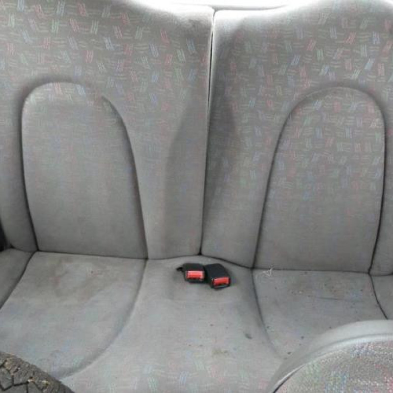 Malle/Hayon arriere FORD KA 1 Photo n°8
