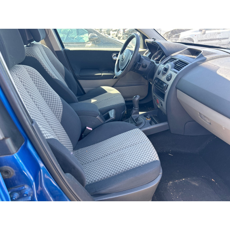 RENAULT MEGANE 2 PHASE 1 1.6i - 16V Photo n°16
