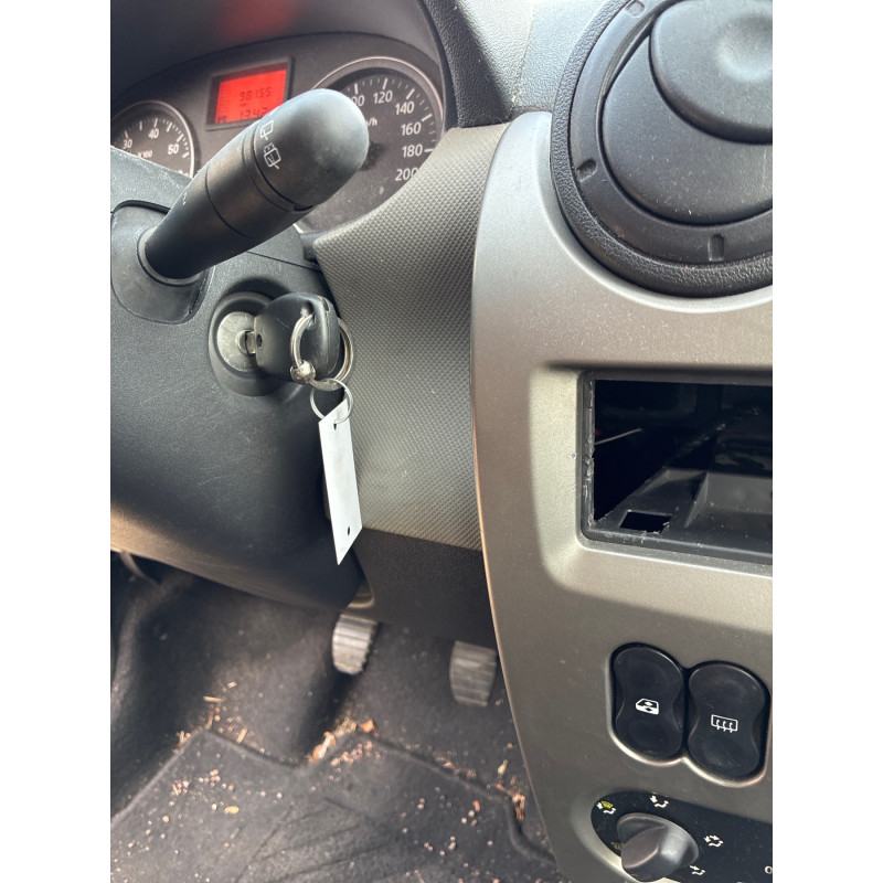DACIA SANDERO 1 1.5 DCI - 8V TURBO Photo n°9