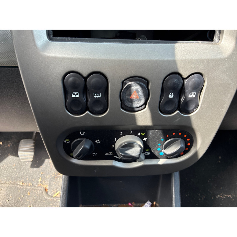 DACIA SANDERO 1 1.5 DCI - 8V TURBO Photo n°24