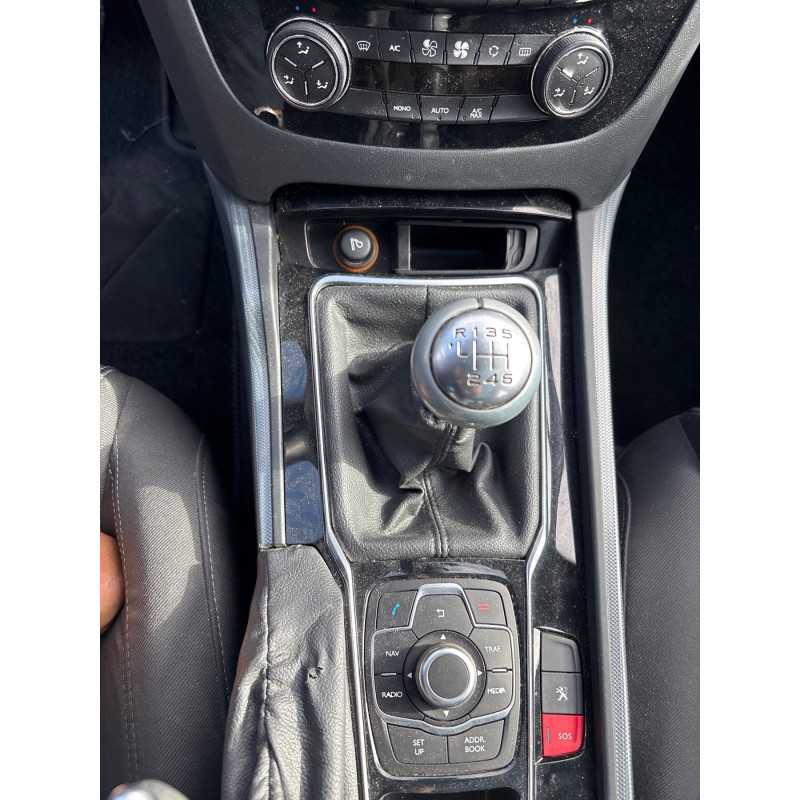 PEUGEOT 508 1 SW PHASE 1 BREAK 2.0 HDI - 16V TURBO Photo n°11