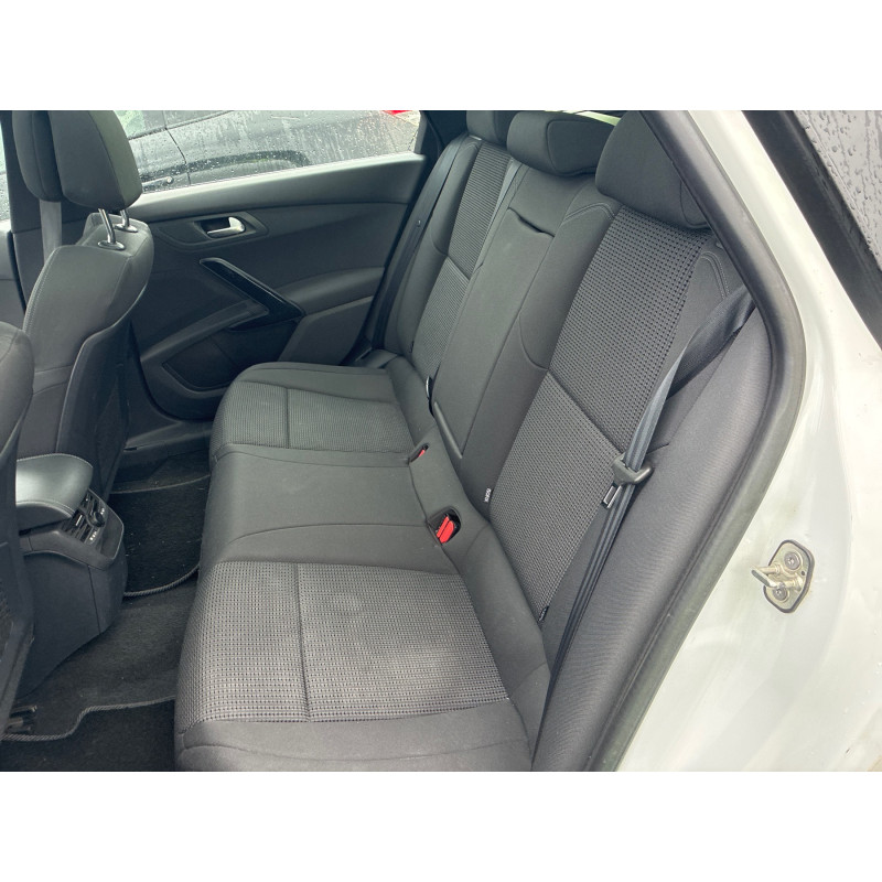 PEUGEOT 508 1 SW PHASE 1 BREAK 2.0 HDI - 16V TURBO Photo n°20