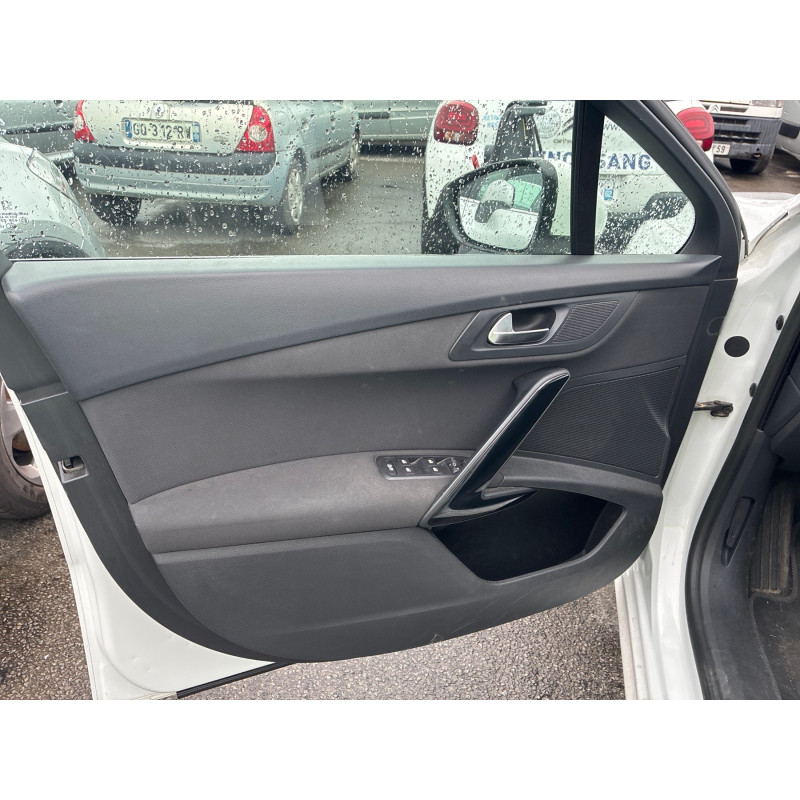 PEUGEOT 508 1 SW PHASE 1 BREAK 2.0 HDI - 16V TURBO Photo n°24