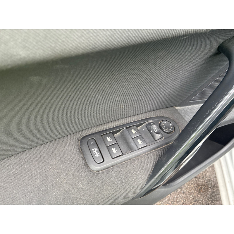 PEUGEOT 508 1 SW PHASE 1 BREAK 2.0 HDI - 16V TURBO Photo n°27