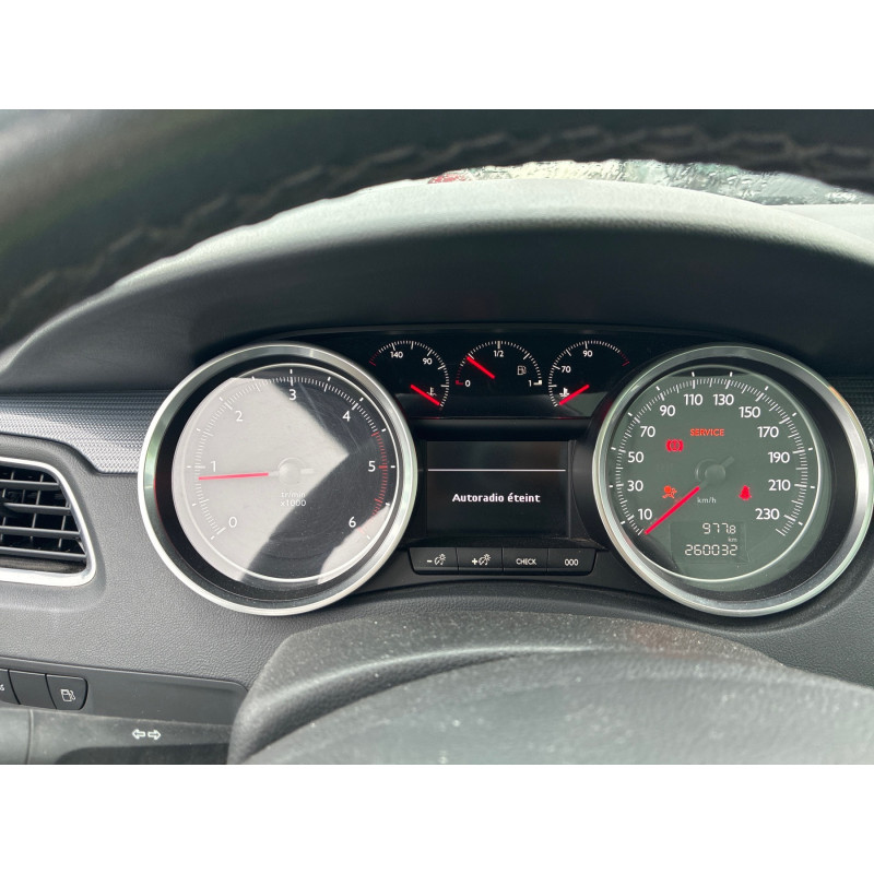 PEUGEOT 508 1 SW PHASE 1 BREAK 2.0 HDI - 16V TURBO Photo n°33