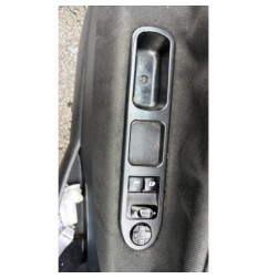 Attache ceinture avant gauche PEUGEOT 207