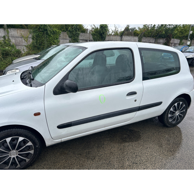 Boitier filtre a air RENAULT CLIO 2 Photo n°12