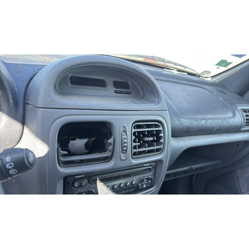 Compresseur clim RENAULT CLIO 2 Photo n°20