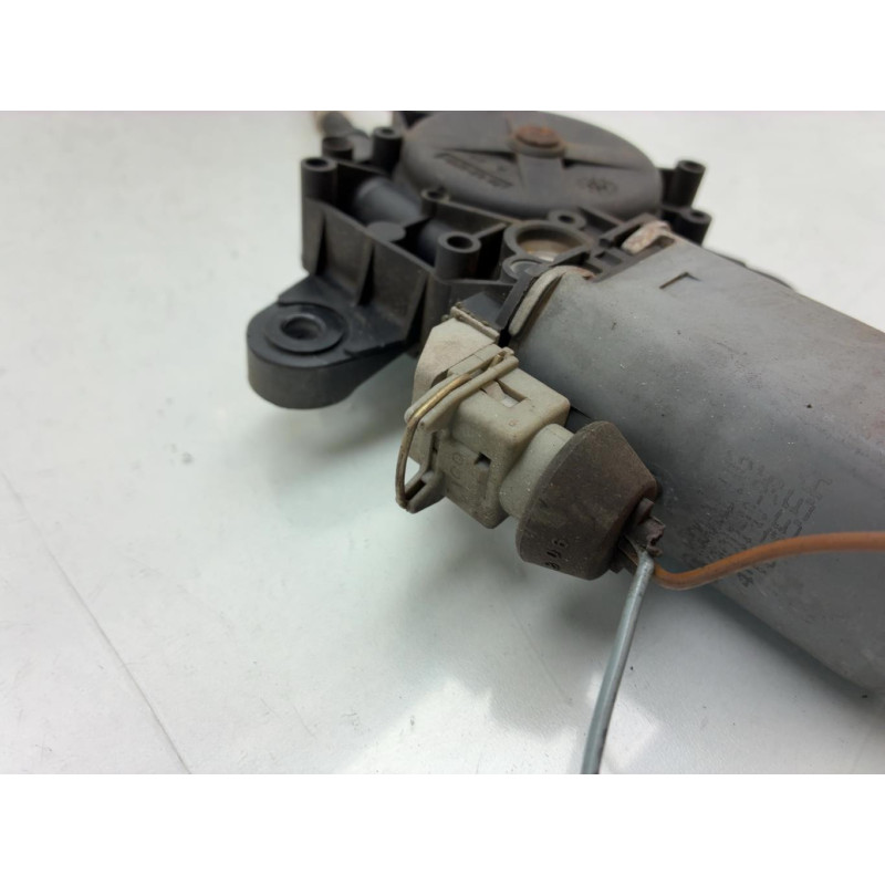Leve vitre electrique avant gauche PEUGEOT 106 Photo n°4