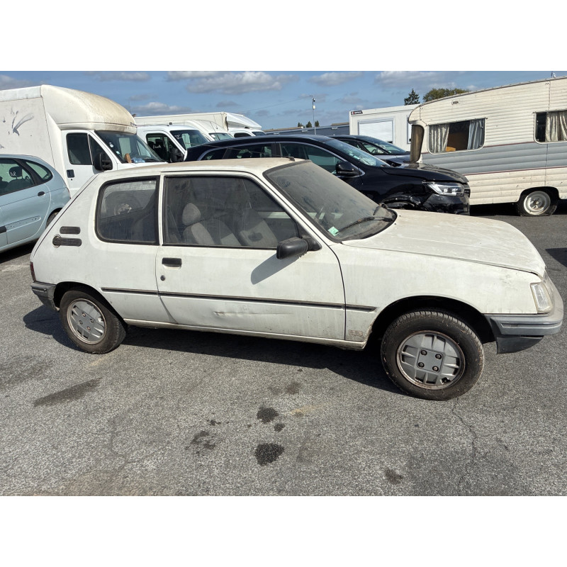 PEUGEOT 205 PHASE 2 1.8D - 8V Photo n°3