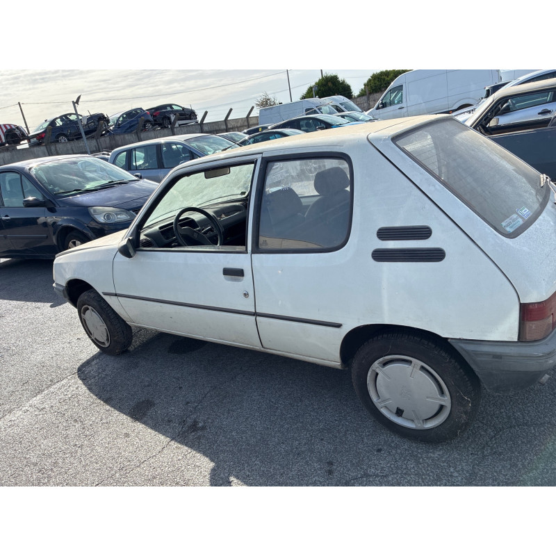 PEUGEOT 205 PHASE 2 1.8D - 8V Photo n°4