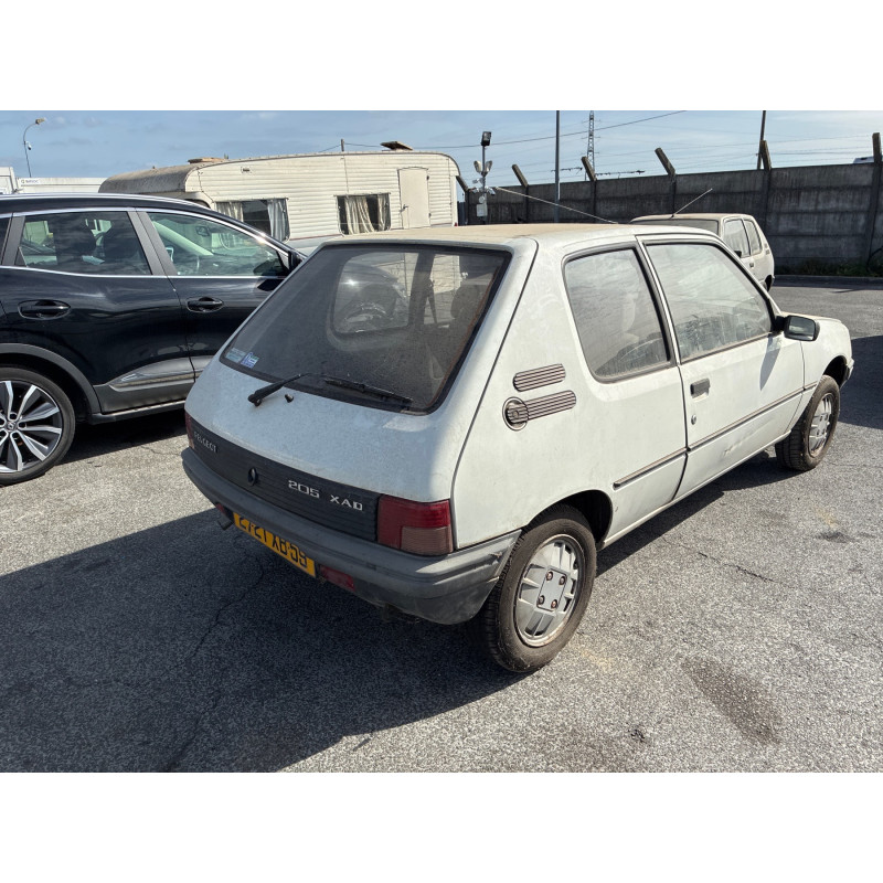 PEUGEOT 205 PHASE 2 1.8D - 8V Photo n°6