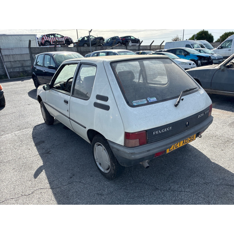 PEUGEOT 205 PHASE 2 1.8D - 8V Photo n°8