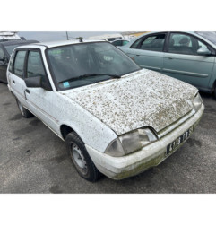 Attache ceinture avant gauche CITROEN AX