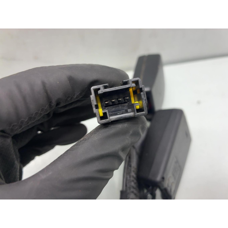 Attache ceinture avant droit PEUGEOT PARTNER 3 Photo n°4