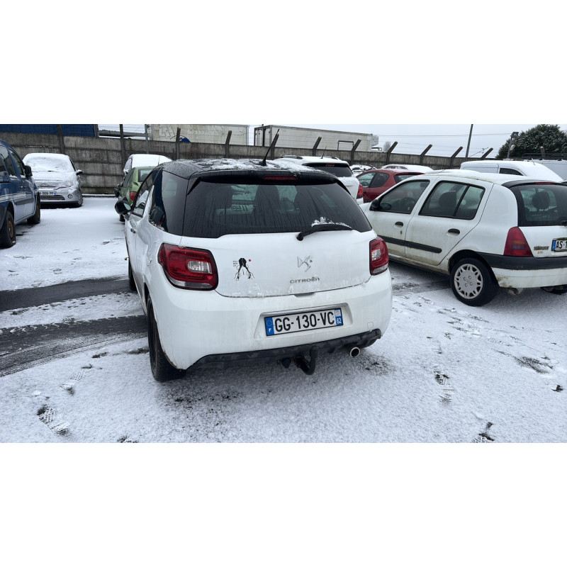 Bouton de coffre CITROEN DS3 Photo n°8