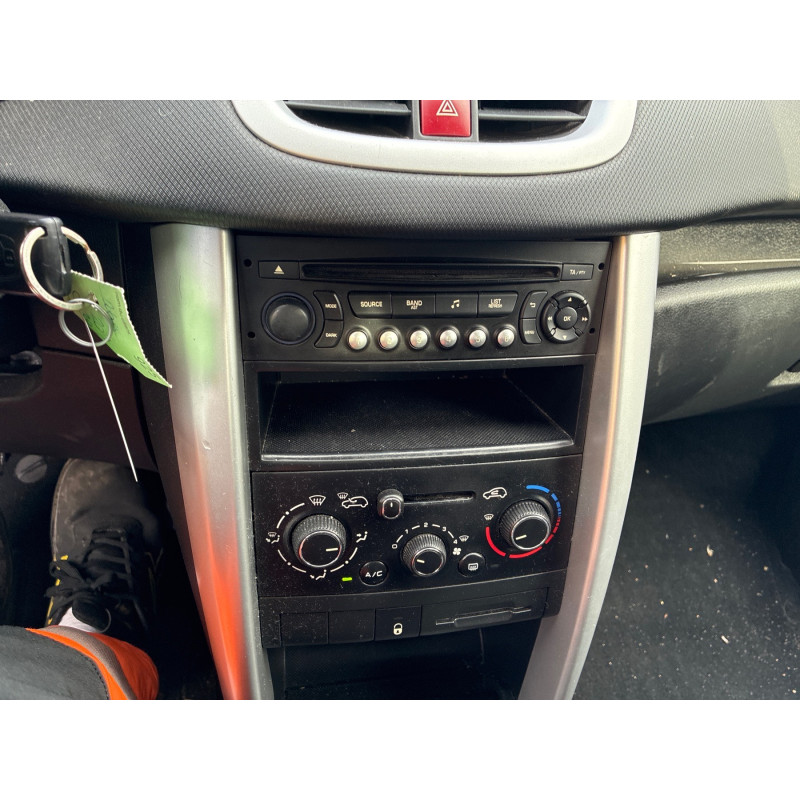 PEUGEOT 207 PHASE 2 1.4i - 8V Photo n°1