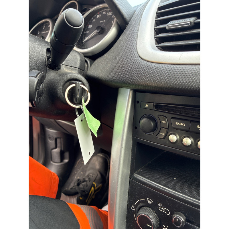 PEUGEOT 207 PHASE 2 1.4i - 8V Photo n°7