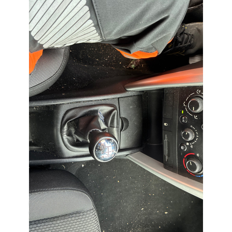 PEUGEOT 207 PHASE 2 1.4i - 8V Photo n°9