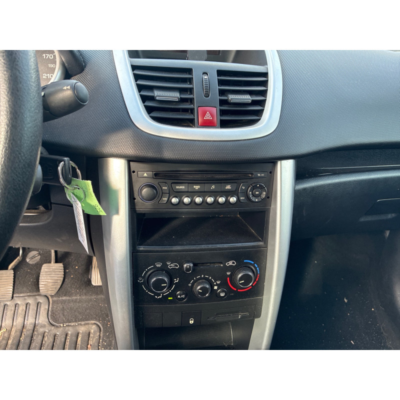 PEUGEOT 207 PHASE 2 1.4i - 8V Photo n°20
