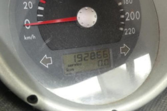 Etrier avant droit (freinage) VOLKSWAGEN POLO 3