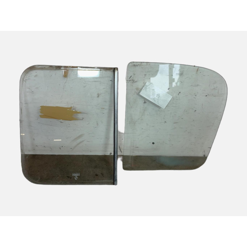 Vitre arriere droit RENAULT R4 Photo n°4