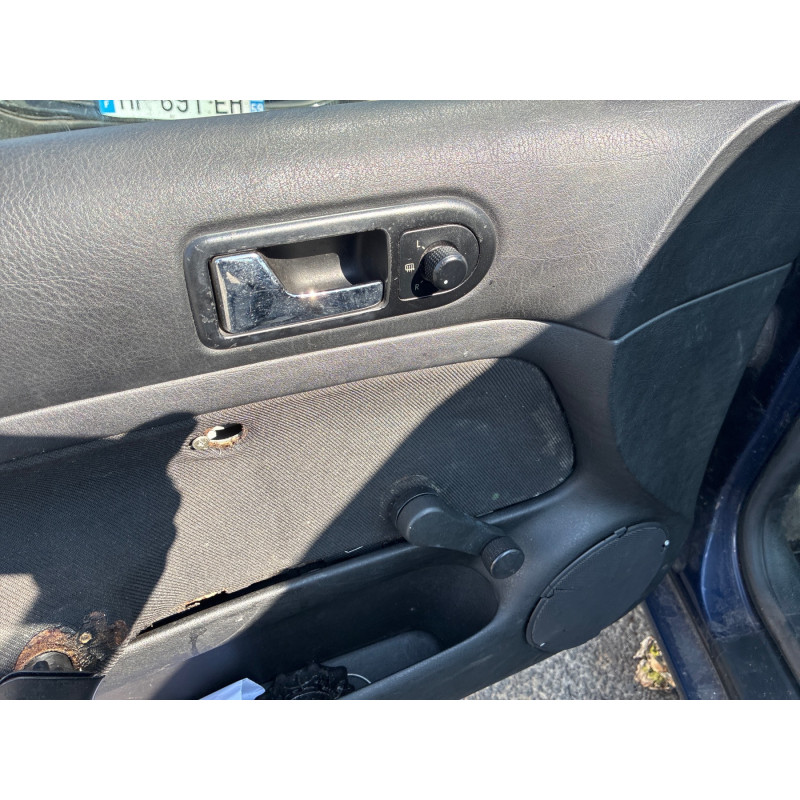 Pretensionneur de ceinture avant gauche VOLKSWAGEN GOLF 4 Photo n°16