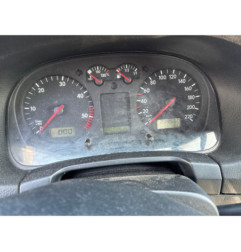 Pretensionneur de ceinture avant gauche VOLKSWAGEN GOLF 4