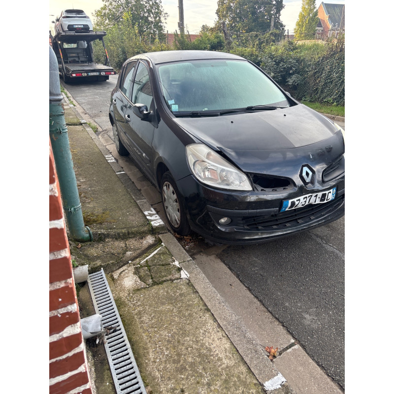 RENAULT CLIO 3 PHASE 1 1.2i - 16V Photo n°5