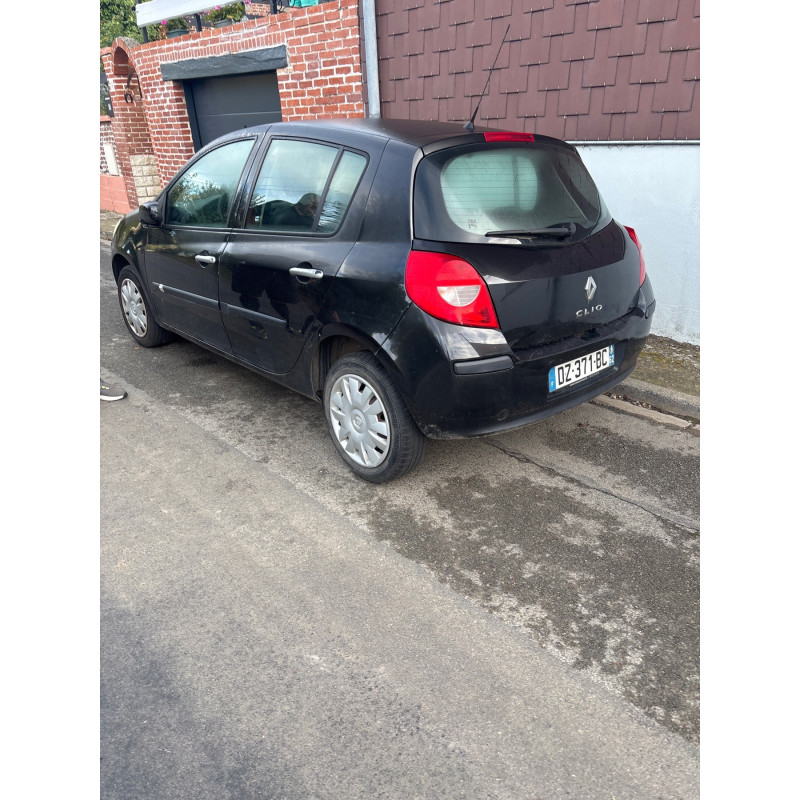 RENAULT CLIO 3 PHASE 1 1.2i - 16V Photo n°6