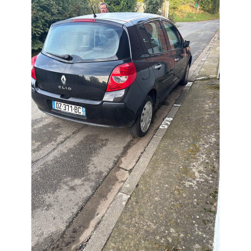 RENAULT CLIO 3 PHASE 1 1.2i - 16V Photo n°10