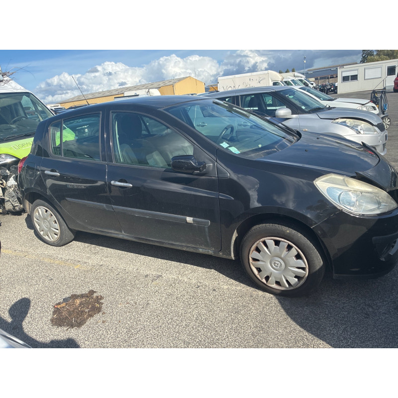 RENAULT CLIO 3 PHASE 1 1.2i - 16V Photo n°16