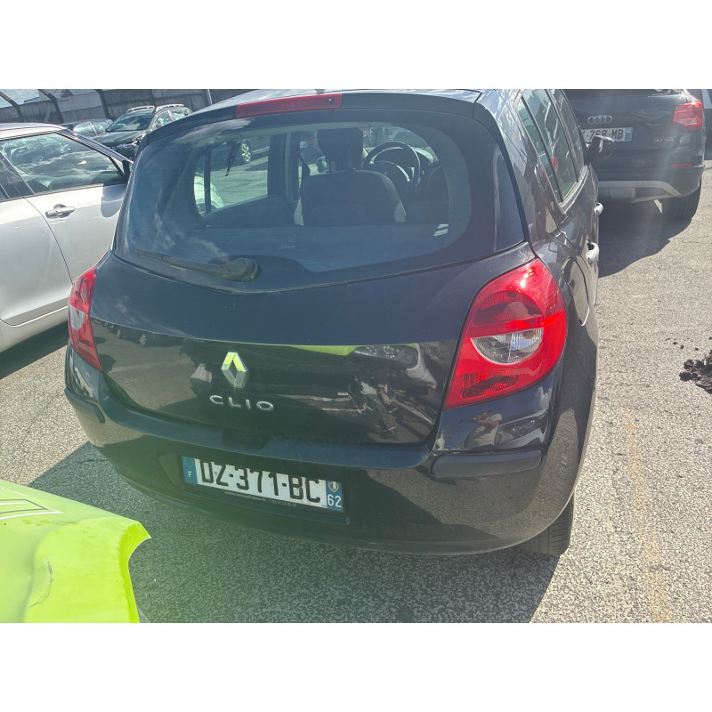 RENAULT CLIO 3 PHASE 1 1.2i - 16V Photo n°17