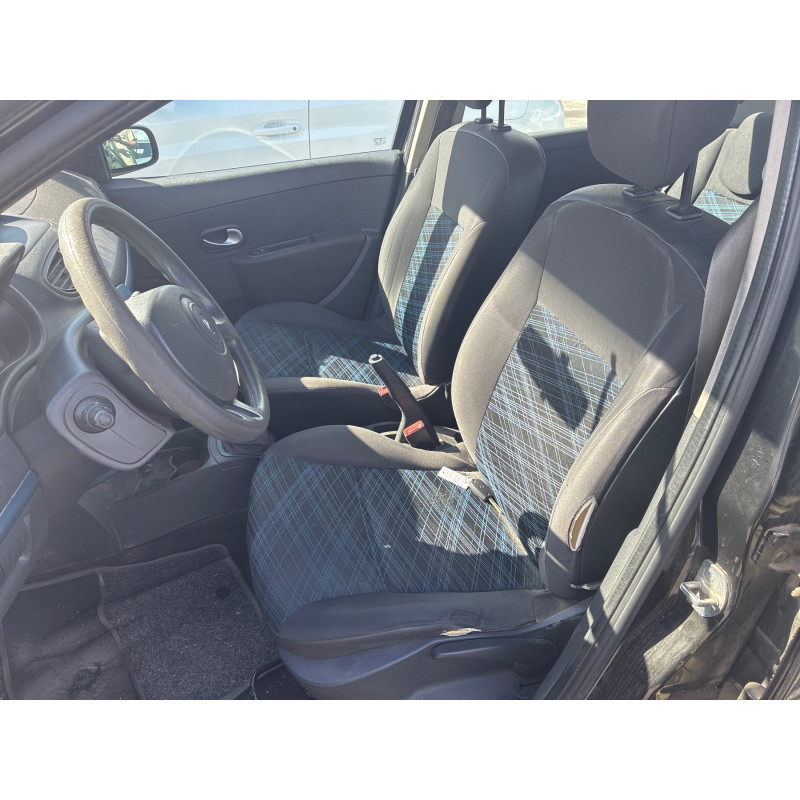 RENAULT CLIO 3 PHASE 1 1.2i - 16V Photo n°25