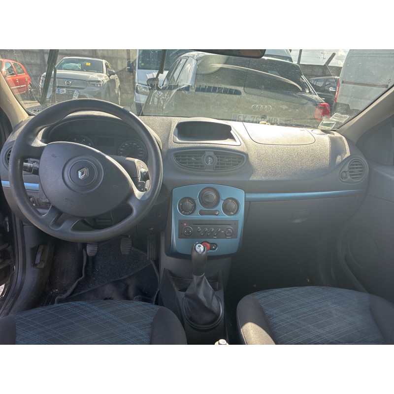 RENAULT CLIO 3 PHASE 1 1.2i - 16V Photo n°27