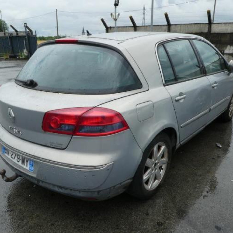 Malle/Hayon arriere RENAULT VEL SATIS Photo n°7