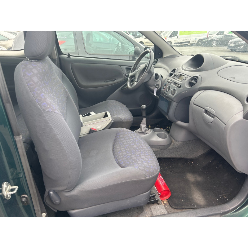 TOYOTA YARIS 1 PHASE 1 1.0i - 16V Photo n°5