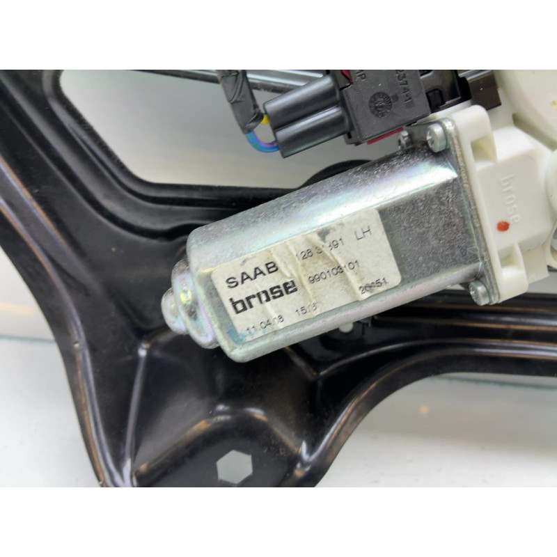 Leve vitre electrique arriere gauche SAAB 9.3 2 Photo n°4